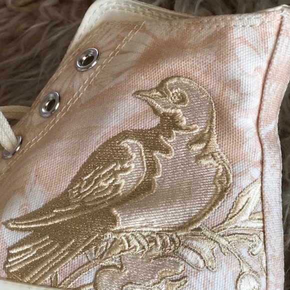 NWT Converse Embroidery High Tops Rare - Picture 8 of 8